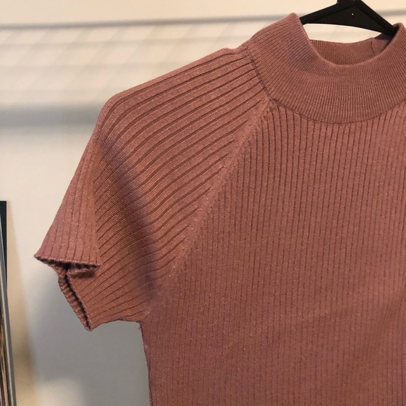 High Neck Crop Top - Picture 2 of 3